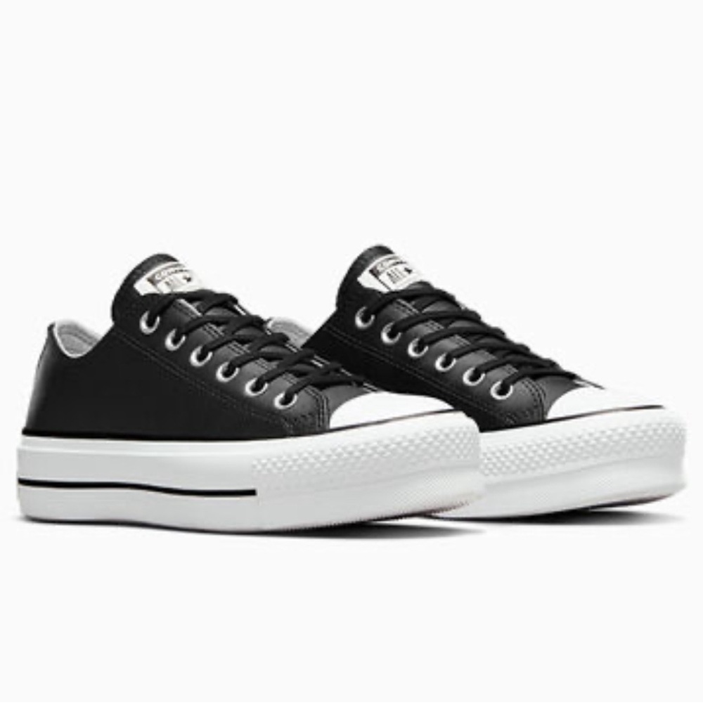 Chuck Taylor All Star Lift Platform Leather women’s size 10